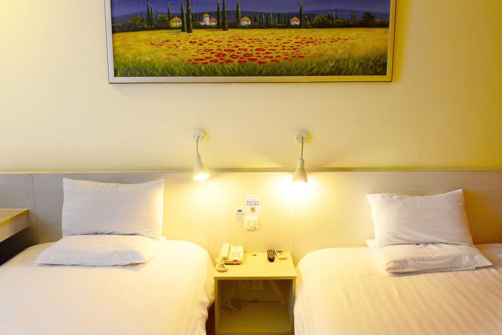 Hanting Express Shanghai Middle Sichuan Road Extérieur photo
