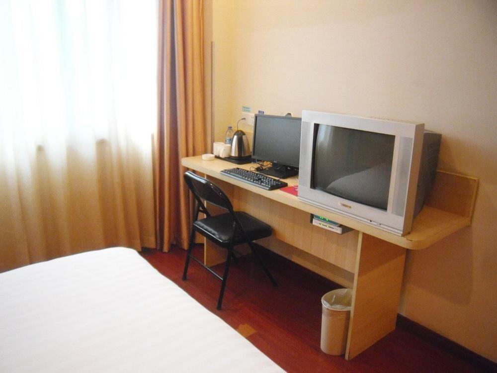 Hanting Express Shanghai Middle Sichuan Road Extérieur photo