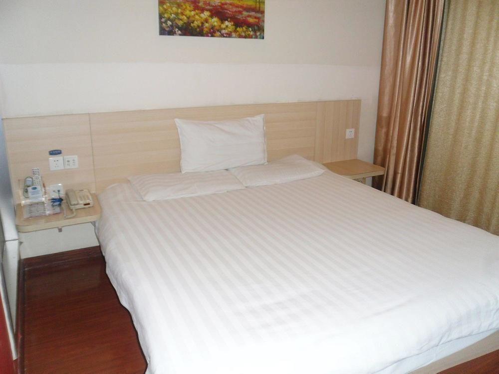Hanting Express Shanghai Middle Sichuan Road Extérieur photo